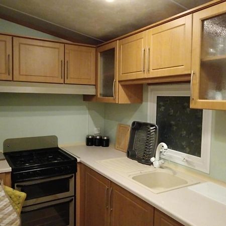 Lovely 3 Bedroom 8 Berth Caravan In Rhyl Esterno foto