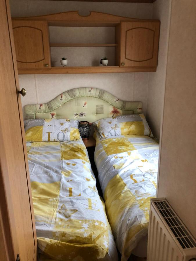 Lovely 3 Bedroom 8 Berth Caravan In Rhyl Esterno foto