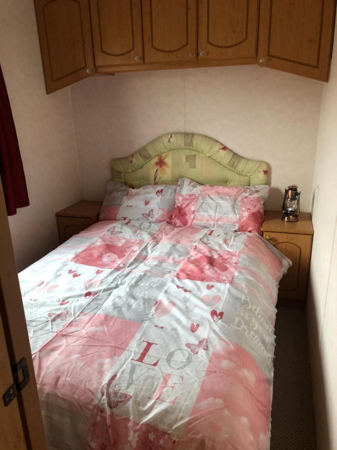 Lovely 3 Bedroom 8 Berth Caravan In Rhyl Esterno foto