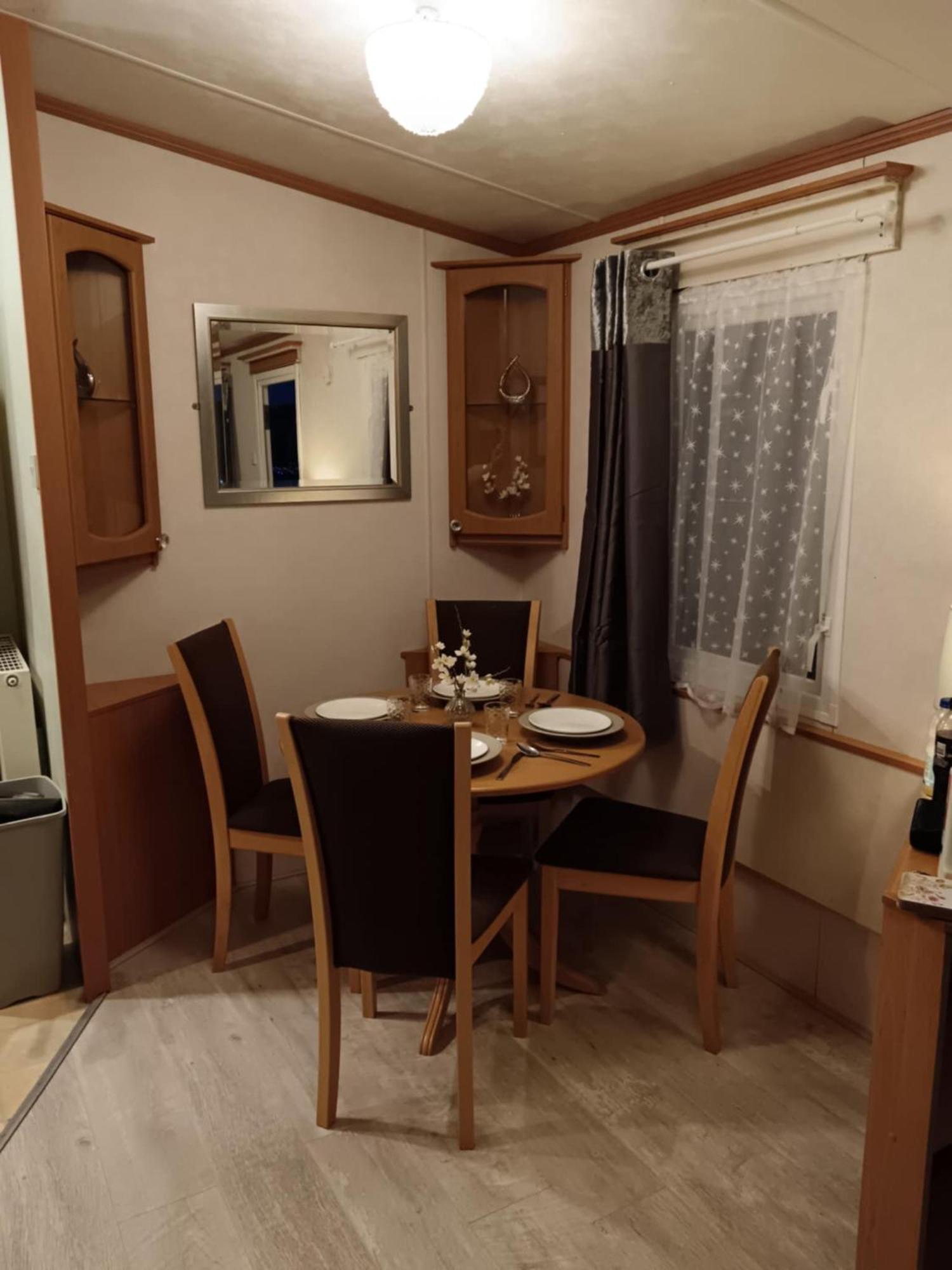 Lovely 3 Bedroom 8 Berth Caravan In Rhyl Esterno foto